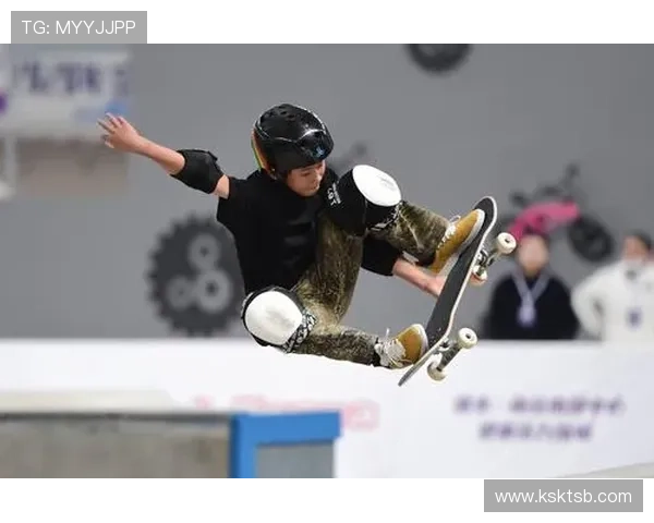 成都滑板队进攻战术解析与滑板热点趋势探讨